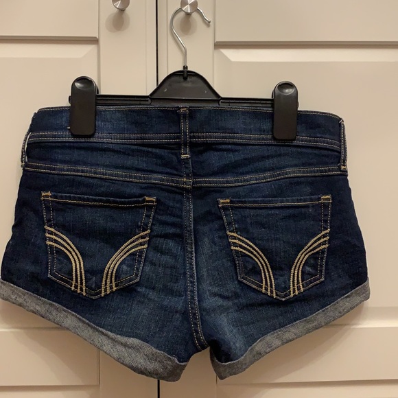 Hollister Jean Shorts and White Flowy Tank Top - Picture 6 of 6